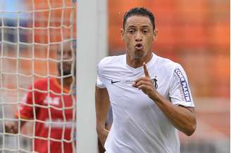 <p>Destaque no ano, Oliveira ainda discute a sua renovação contratual com o Santos</p>