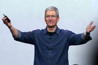 <p>Religião está no centro das leis discriminatórias nos EUA, criticadas por Tim Cook (foto)</p>