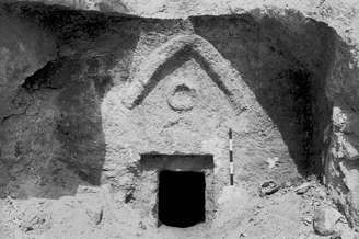 Foto mostra túmulo que alguns acreditam ser de Jesus e sua família, encontrada em Jerusalém na década de 1980