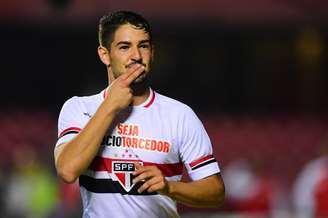 Alexandre Pato alega ter dinheiro a receber tanto de Corinthians quanto do São Paulo