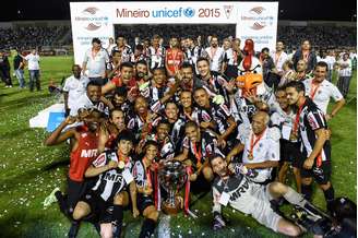 Jogadores do Atlético-MG vibram com conquista do Campeonato Mineiro