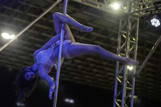 Competição de pole dance foi principal destaque da feira Arnold Classic Brasil 2015, promovida por Arnold Schwarzenegger e que acontece neste sábado (30) no Rio de Janeiro 