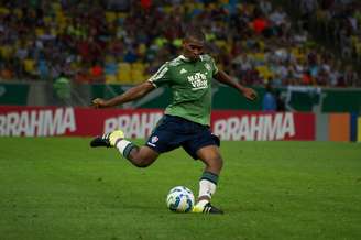 Marlon renovou contrato com o Fluminense até 2019
