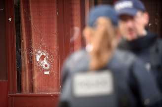 Casa de espetáculos Bataclan foi o principal alvo dos terroristas; pelo menos 70 pessoas morreram no local
