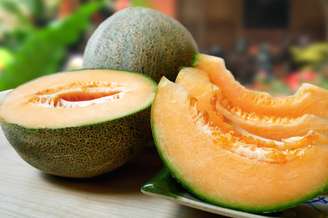 A fruta é fonte de vitaminas e minerais importantes para a saúde.