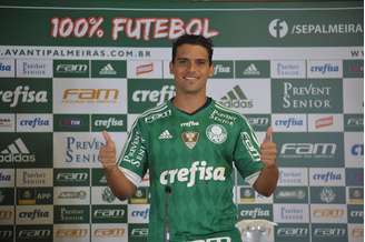 Jean chegou ao Palmeiras agradecendo ao carinho do time durante negociação