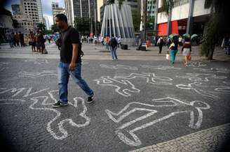 Ato no Rio de Janeiro em 2013 já chamava a atenção da sociedade para o número de assassinatos cometidos por ano no Estado e exigia do Poder Público ações para diminuir a morte de jovens negros.