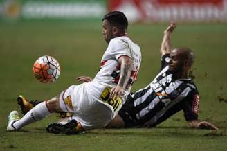 
                        
                        
                    Jogo contra o Atlético-MG nas quartas de final teve reclamações contra a arbitragem (Foto: DOUGLAS MAGNO/AFP)