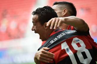 Damião vibra com gol (Foto: Andre Borges/AGIF/Lancepress!)