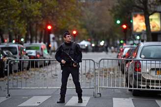 Policiamento nas proximidades de Notre Dame: governo quer investir mais em segurança
