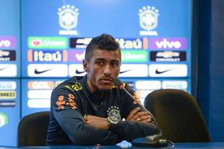 Paulinho conversa com a imprensa após treino da Seleção Brasileira no CT do Corinthians, em São Paulo