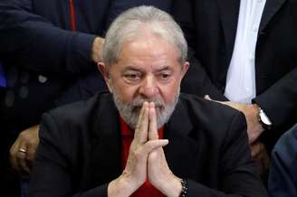 Ex-presidente Luiz Inácio Lula da Silva participa de coletiva após ter sido condenado por acusações de corrupção em São Paulo, Brasil
13/7/2017 REUTERS/Nacho Doce