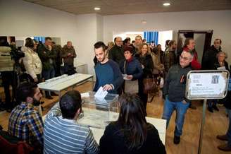 Votação na Catalunha está agitada nas primeiras horas do dia