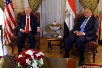 Secretário de Estado dos EUA, Rex Tillerson, durante encontro com o ministro de Relações Exteriores do Egito, Sameh Shoukry, no Cairo
12/02/2018
REUTERS/Khaled Elfiqi/Pool