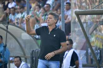 Sob o comando do técnico Renato Portaluppi, o Grêmio atropelou o Avenida no primeiro jogo semifinal do Campeonato Gaúcho.