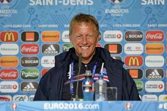 Heimir Hallgrímsson é o treinador da Islândia (Foto: Handout / UEFA / AFP)
