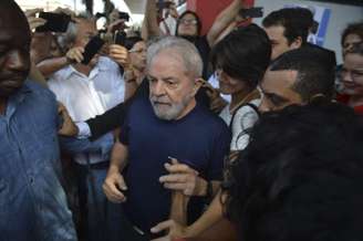 Ex-presidente está preso em Curitiba