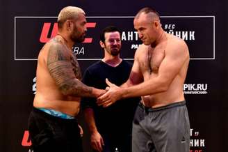Mark Hunt e Alexey Oleynik farão o terceiro duelo mais velho da história do Ultimate (Foto: Getty Images/UFC)