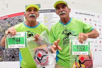 Os famosos “gêmeos corredores” capixabas, Deolindo e Amarílio Braga Atletas amadores durante a retirada dos kits da 94ª Corrida Internacional de São Silvestre 2018