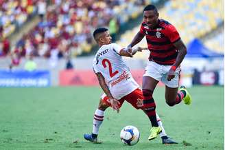 Vitinho, do Flamengo, na partida contra o Bangu, válida pela 1ª rodada da Taça Guanabara