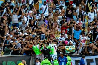 Tiago Reis marca gol durante Vasco x Flamengo, partida válida pela final da Taça Rio (Campeonato Carioca), realizada no estádio Maracanã, localizado na cidade do Rio de Janeiro, RJ, neste domingo (31).