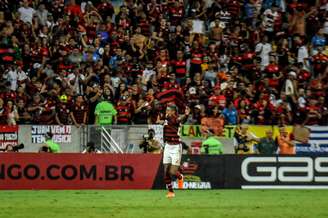 Bruno Henrique marca seu segundo gol durante Flamengo x Cruzeiro, partida válida pela 1ª rodada do Campeonato Brasileiro, realizada no estádio Maracanã