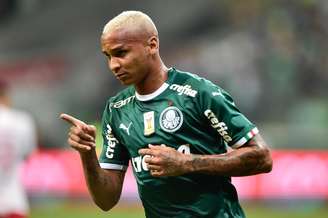 O atacante Deyverson marcou o gol do Palmeiras na vitória contra o Internacional por 1 a 0, no Allianz Parque, pelo Campeonato Brasileiro