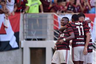 Lincoln, do Flamengo, comemora seu gol durante a partida contra a Chapecoense, válida pela 4ª rodada do Campeonato Brasileiro 2019, no estádio do Maracanã, no Rio de Janeiro