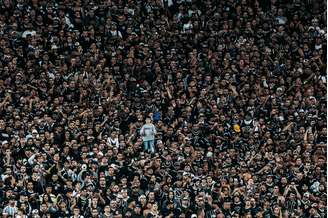 Torcida do Corinthians em partida contra o Flamengo, válida pelas oitavas de final da Copa do Brasil 2019, na Arena Corinthians, na zona leste de São Paulo