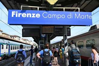 Trens parados na estação Campo di Marte, em Florença