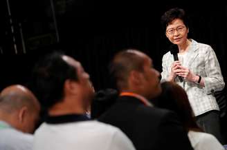 Líder de Hong Kong, Carrie Lam, tem sessão de diálogo com representantes da comunidade
26/09/2019
REUTERS/Tyrone Siu