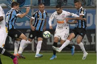 Fagner apareceu diversas vezes ao ataque (Foto: Daniel Augusto Jr. / Ag. Corinthians)