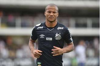 Carlos Sánchez esteve na mira do Palmeiras em 2018 (Foto: Ivan Storti/Santos)