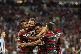Flamengo lidera o Campeonato Brasileiro com 55 pontos (Foto: Marcelo Cortes/CRF)