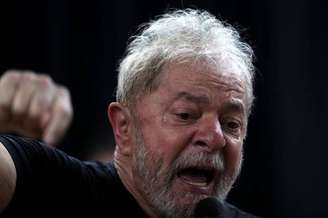 Lula cumpre pena por corrupção e lavagem de dinheiro desde abril do ano passado
