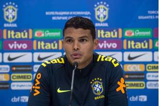 Zagueiro deu entrevista coletiva nesta manhã, com a Seleção Brasileira (Foto: Pedro Martins/MoWA Press)