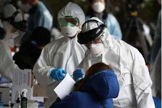 A Coreia do Sul registrou 75 mortes por covid-19 até o último dia 15, entre mais de 8 mil infectados