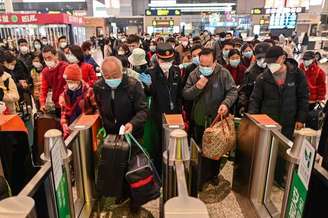 As 17 estações de trem de Wuhan foram reabertas neste sábado