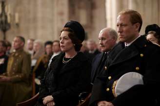 Olivia Colman e Tobias Menzies em cena de 'The Crown'