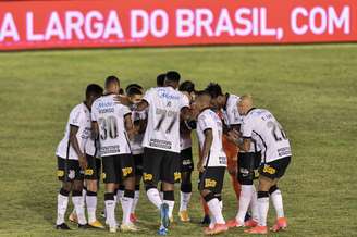 Corinthians só bate Retrô nos pênaltis na Copa do Brasil