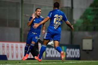 Felipe Augusto e Pottker garantiram os três pontos para a Raposa contra o Coimbra-(Bruno Haddad/Cruzeiro)