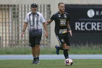 Pedro Castro quase marcou no jogo deste domingo (Foto: Vítor Silva/Botafogo)