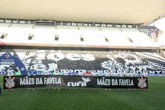 Corinthians e CUFA se uniram para arrecadar alimentos (Foto: Rodrigo Coca/Ag. Corinthians)