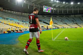 Flamengo e Bangu, em junho de 2020, iniciou a era de jogos sem público no Rio (Foto: Alexandre Vidal / CRF)