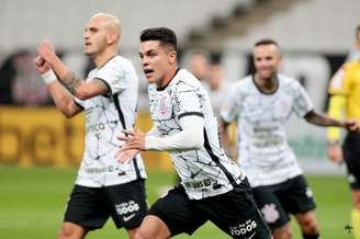 Roni atuou em nove das nove partidas sob o comando de Sylvinho no Timão (Foto: Rodrigo Coca/Ag. Corinthians)