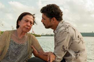 Fernanda Montenegro e Cauã Reymond em cena de 'Piedade', que estreia nesta quinta (5)