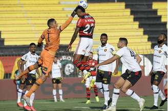 Bruno Henrique marcou o primeiro gol do Flamengo no duelo. (Foto: Divulgação/Marcelo Cortes)