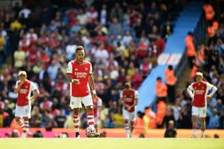 Aubameyang não ficou satisfeito com desempenho do Arsenal (OLI SCARFF / AFP)
