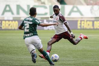 Contra o Palmeiras, Ramon atuou durante os 90 minutos (Foto: Marcelo Cortes/Flamengo)