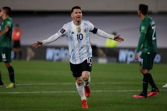 Lionel Messi marcou os três gols da Argentina em vitória sobre a Bolívia por 3 a 0 e chegou aos 79 gols marcados pela seleção argentina(Foto: Divulgação/Twitter CONMEBOL)